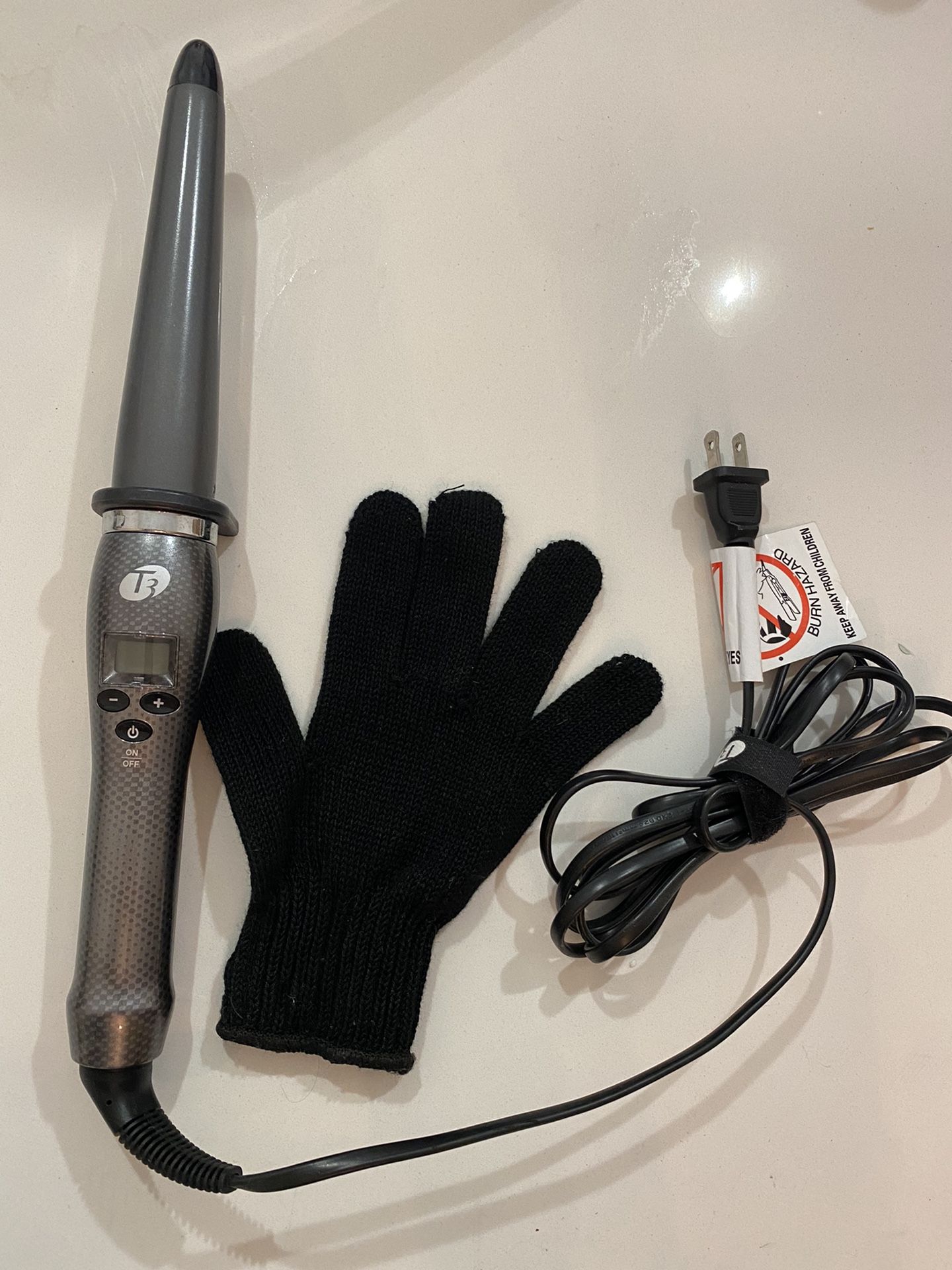 T3 Singlepass Curling Wand & Glove