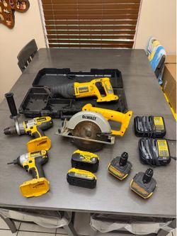 Dewalt tool set battery powered