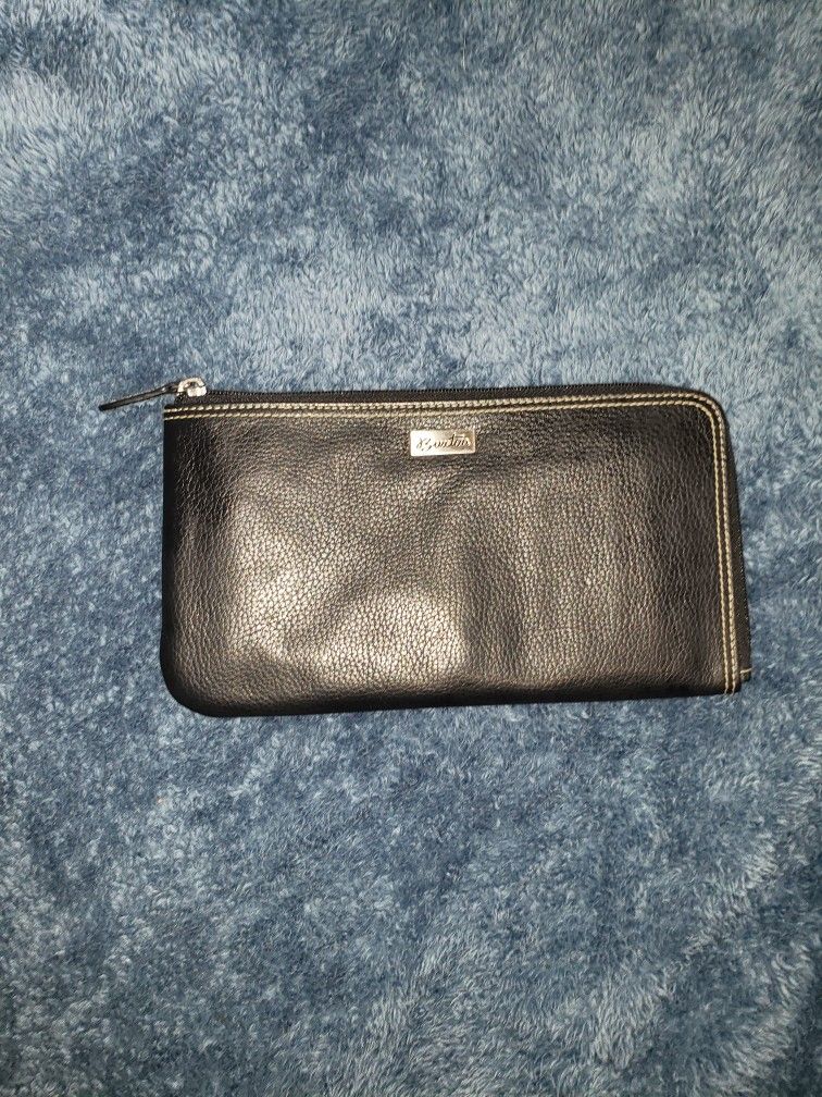 Buxton Women's Wallet