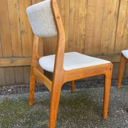 Pair Of beautiful mid century teak d-Scan Danish Modern Dining Chairs