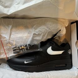 Supreme Nike Air Max 1 