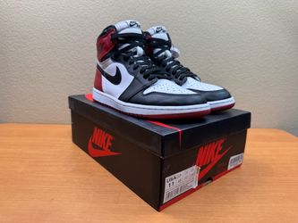 Jordan 1 High Black Toe 2016