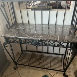 Decorative shelf 