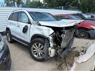 2011 Kia Sorento Ex 2.4L For Parts