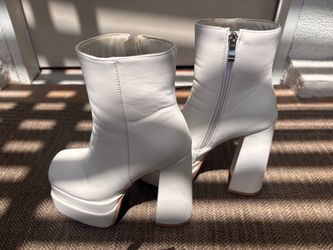 Wetkiss white platform ankle boots size 6
