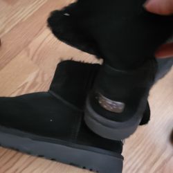 Uggs Size 10 Black