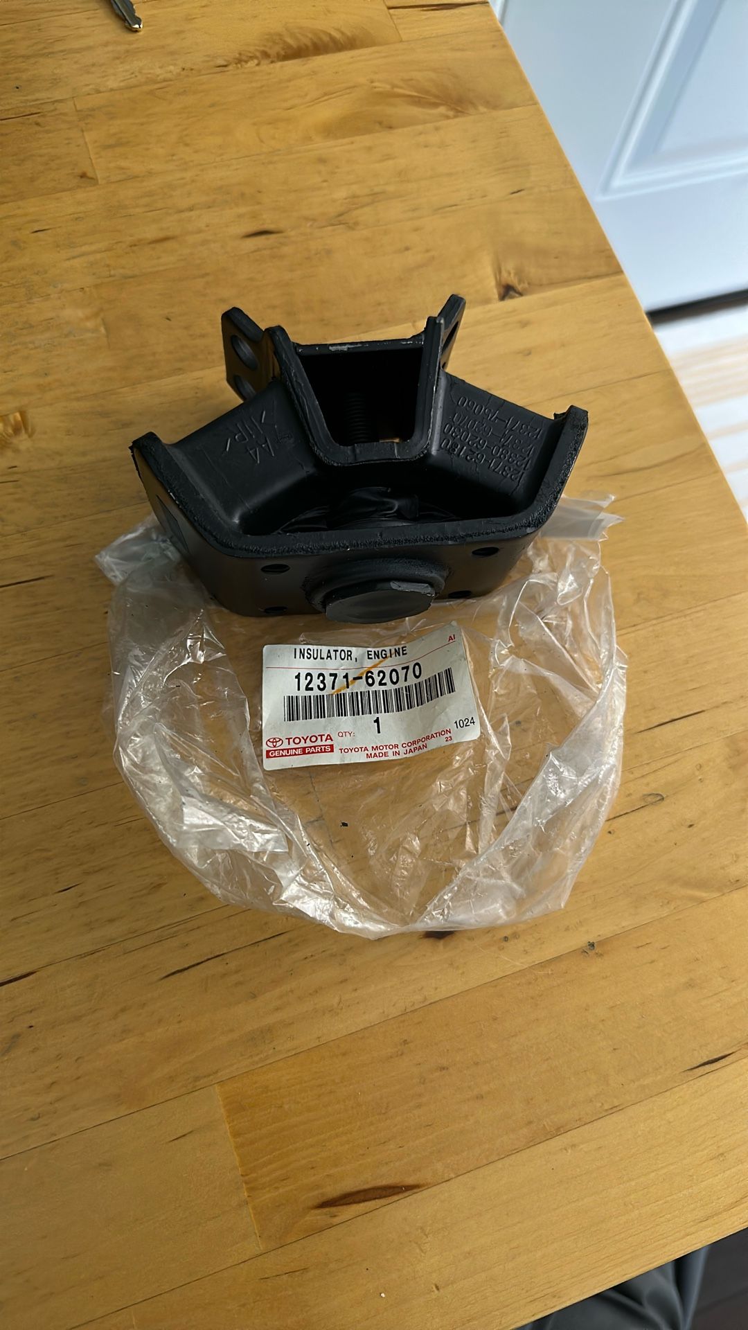 Parts Transmission Toyota 4 Runner Engine Mount New 12(contact info removed)0 Oem