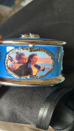 Titanic Heirloom Porcelain Music Box