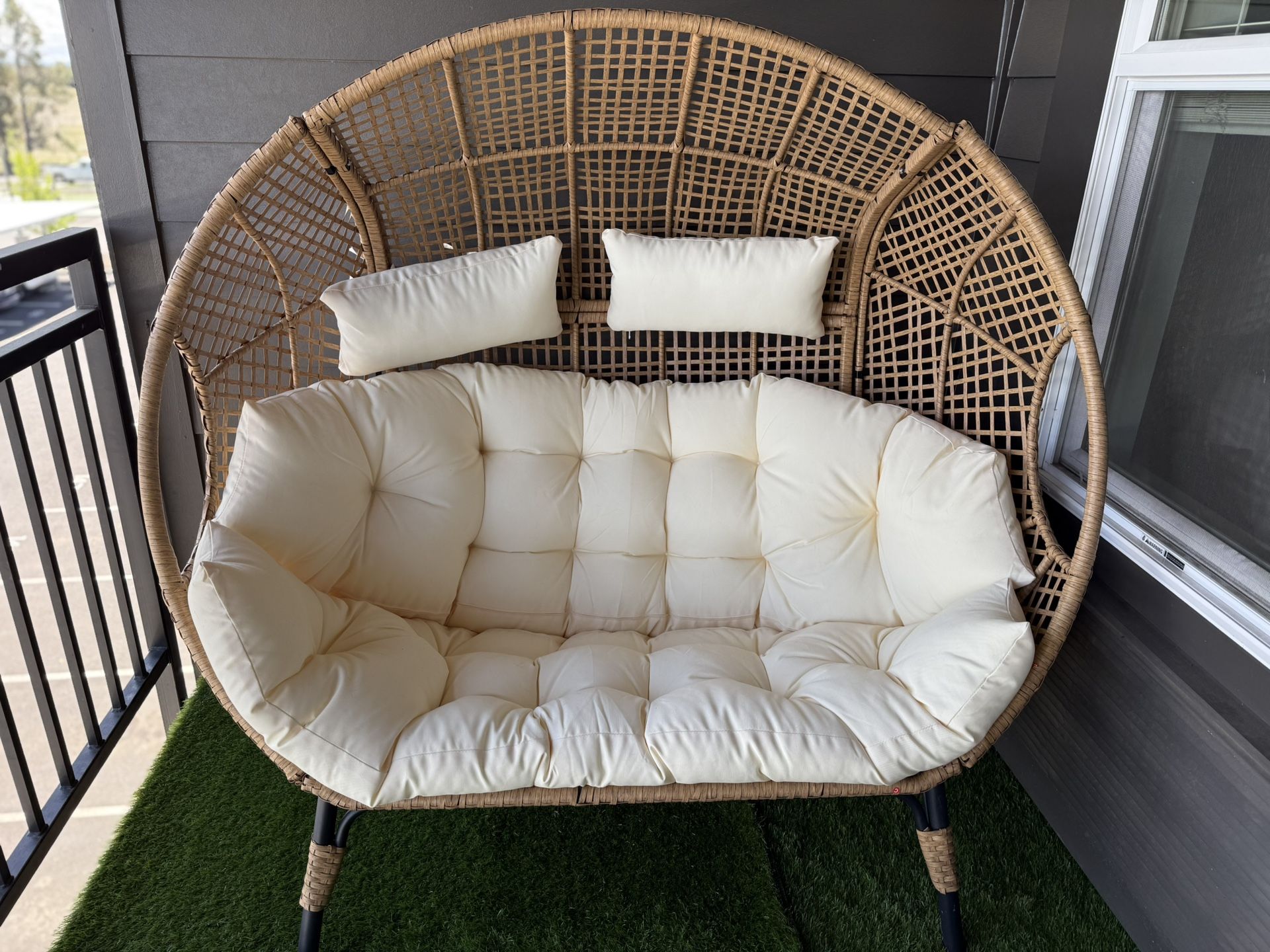 Indoor/Outdoor Patio Lounge Egg Chair
