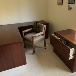 L Office Desk And Matching Credenza