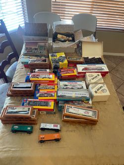 Model trains with tracks