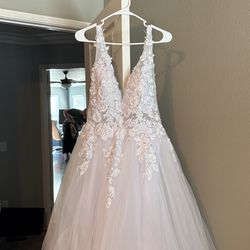 Stacee’s Beautiful Wedding Dress NWT Size 12