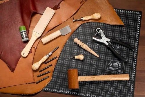 Iso Tools Or Leather/Scraps 