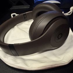 New Beats Studio Pro Headphones in Brown