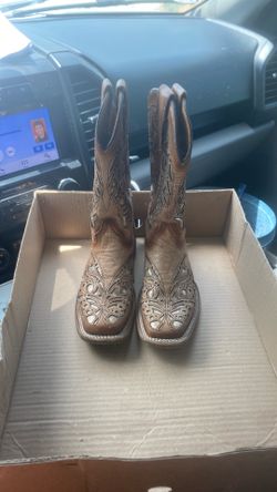Size 3 lady’s boots
