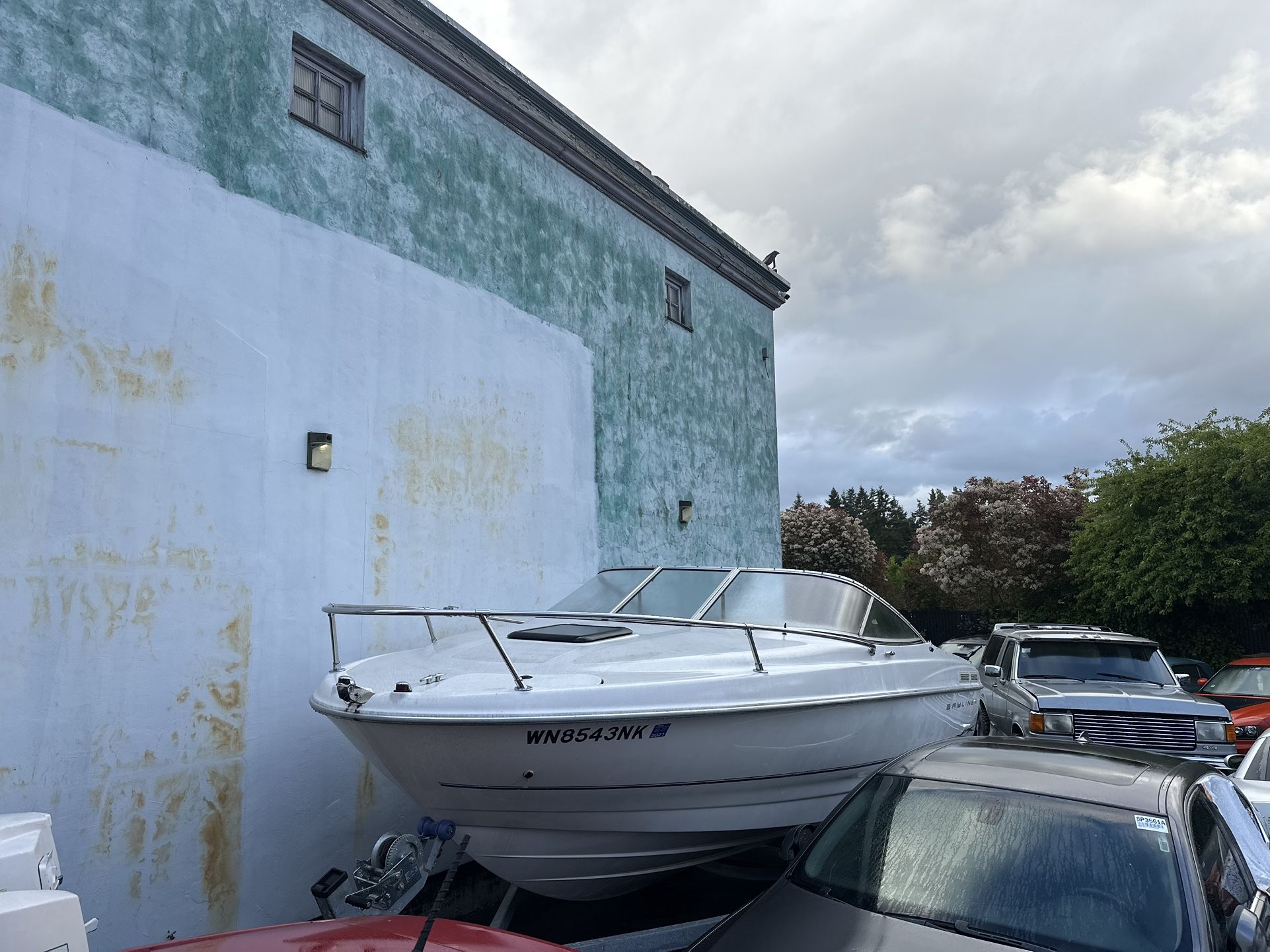 Bayliner with Trailer