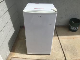 Koolatron Compact Refrigerator