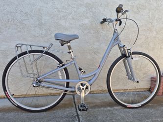 SPECIALIZED GLOBE CARMEL 3 Speed, 700c wheels, Rear Rack and Kickstand. Ready to Ride!!