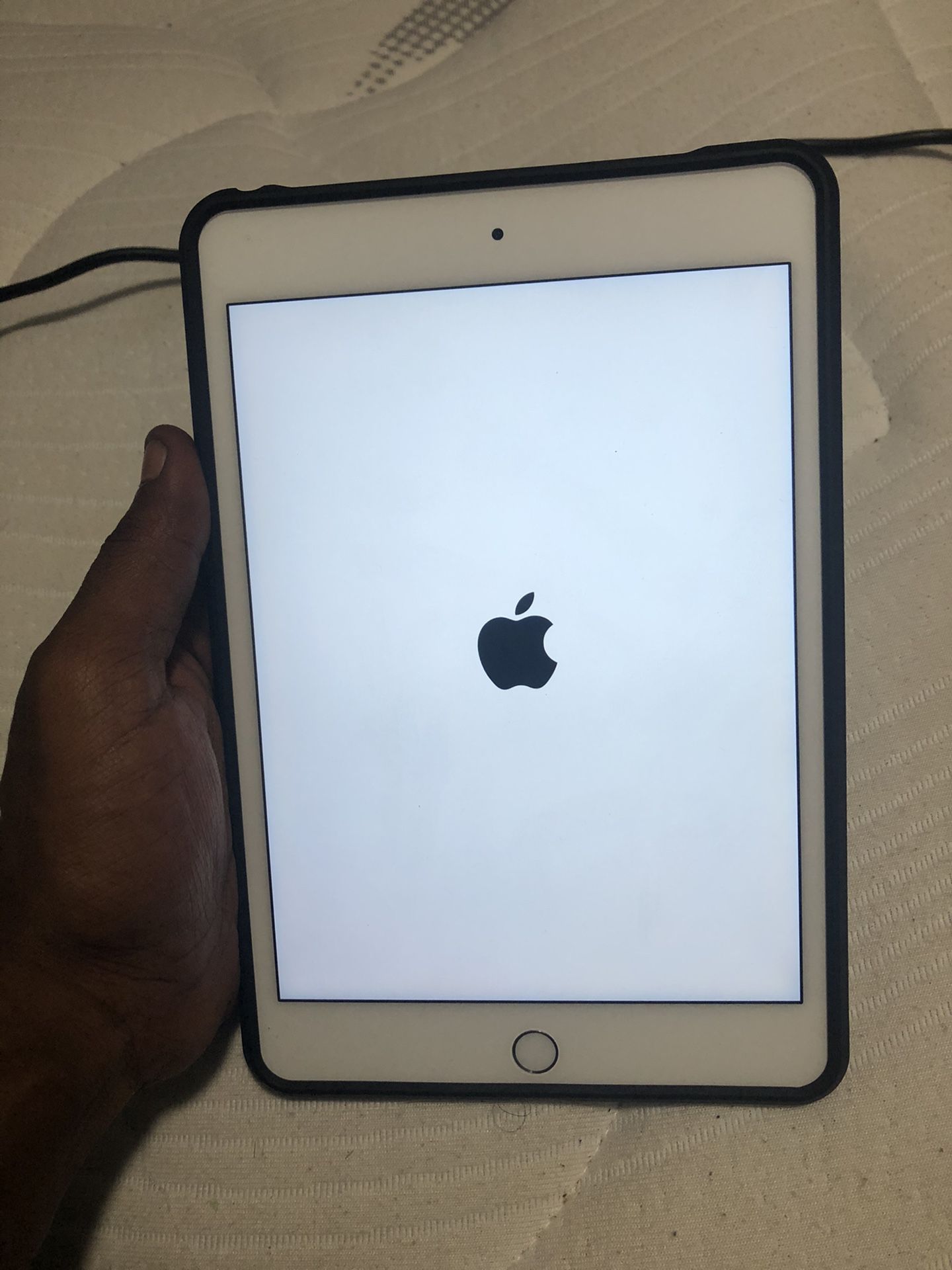 iPad Mini 5th With Wifi + Cellular  T-Mobile No iCloud Clean