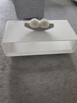 Dania coffee table