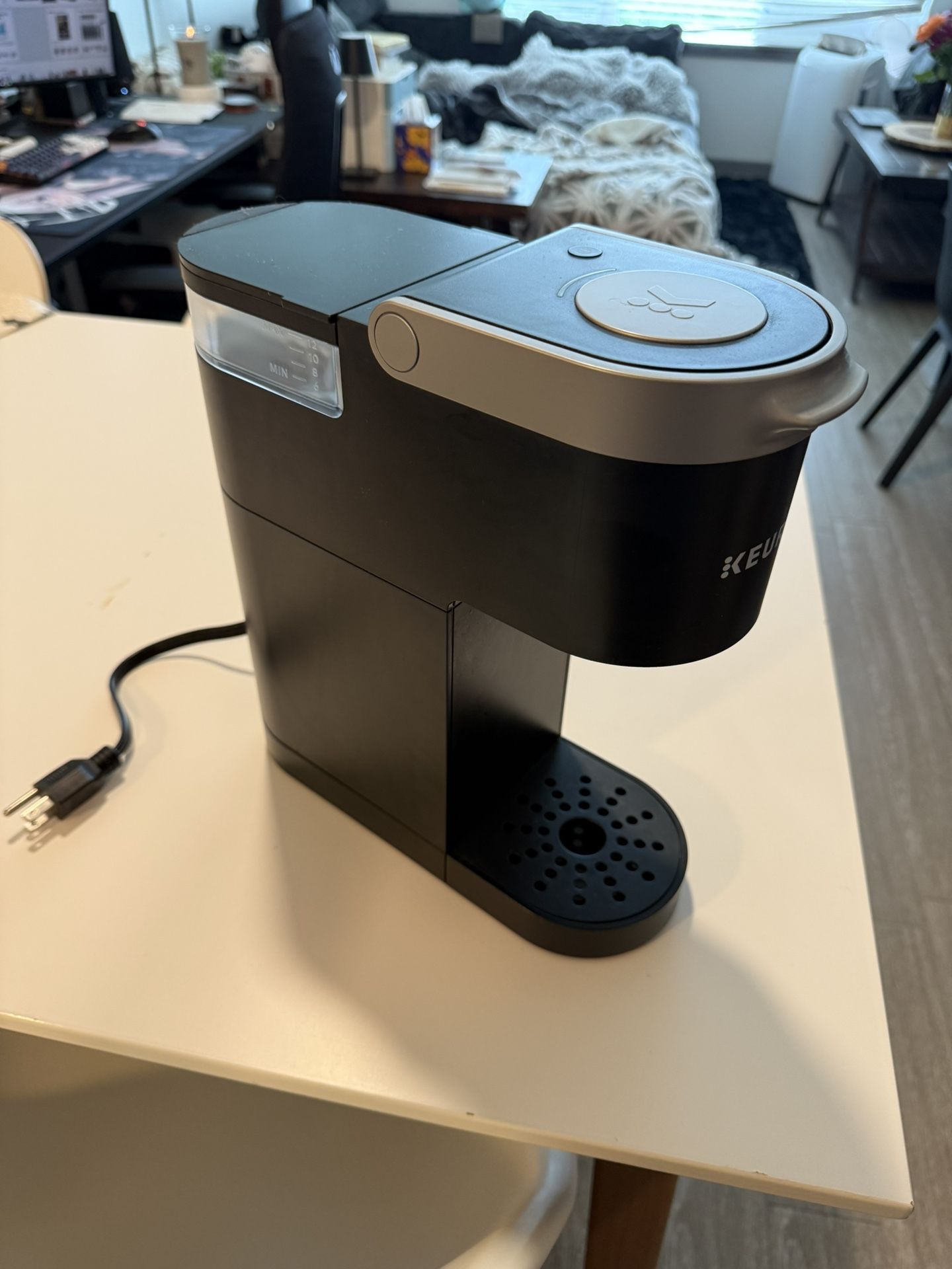 Single Cup Keurig Coffee Maker - Slim