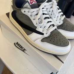 Travis Scot Aj1 Size 9