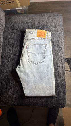 Men’s ripped 512 Levi’s jeans