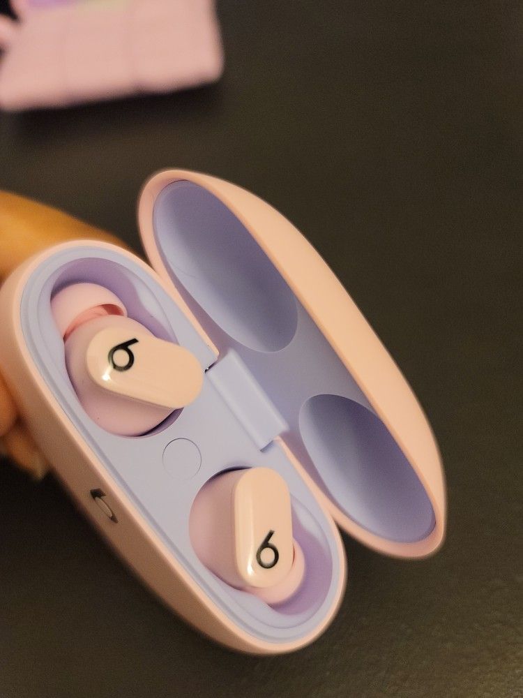 Pink Beats Studio Buds