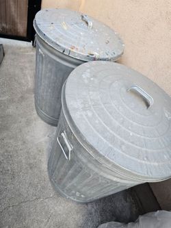 Metal trash cans and lid