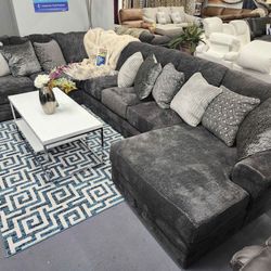Black Friday 🖤Brand New|Mammoth 3 Piece Sectional With Chaise|Living Room 🚚Fast Delivery 