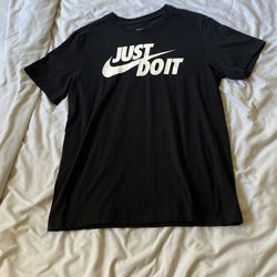 Nike (Men’s Size Medium) NEW