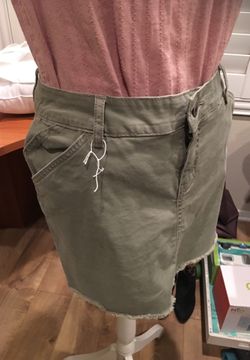 GAP MINI SKIRT SIZE 4