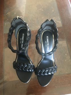 KENNETH COLE pretty heels