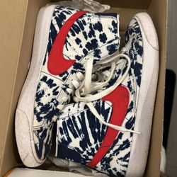 Austin Area Pick Up Only, Cash Only: Tie Die Nike Blazers Size 8
