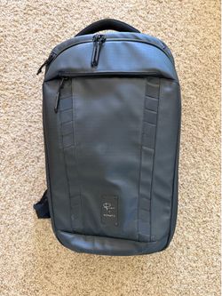 Peter McKinnon 35l nomatic photo backpack