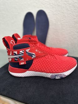 NIKE MENS SIZE 13 UNVRS Basketball shoes
