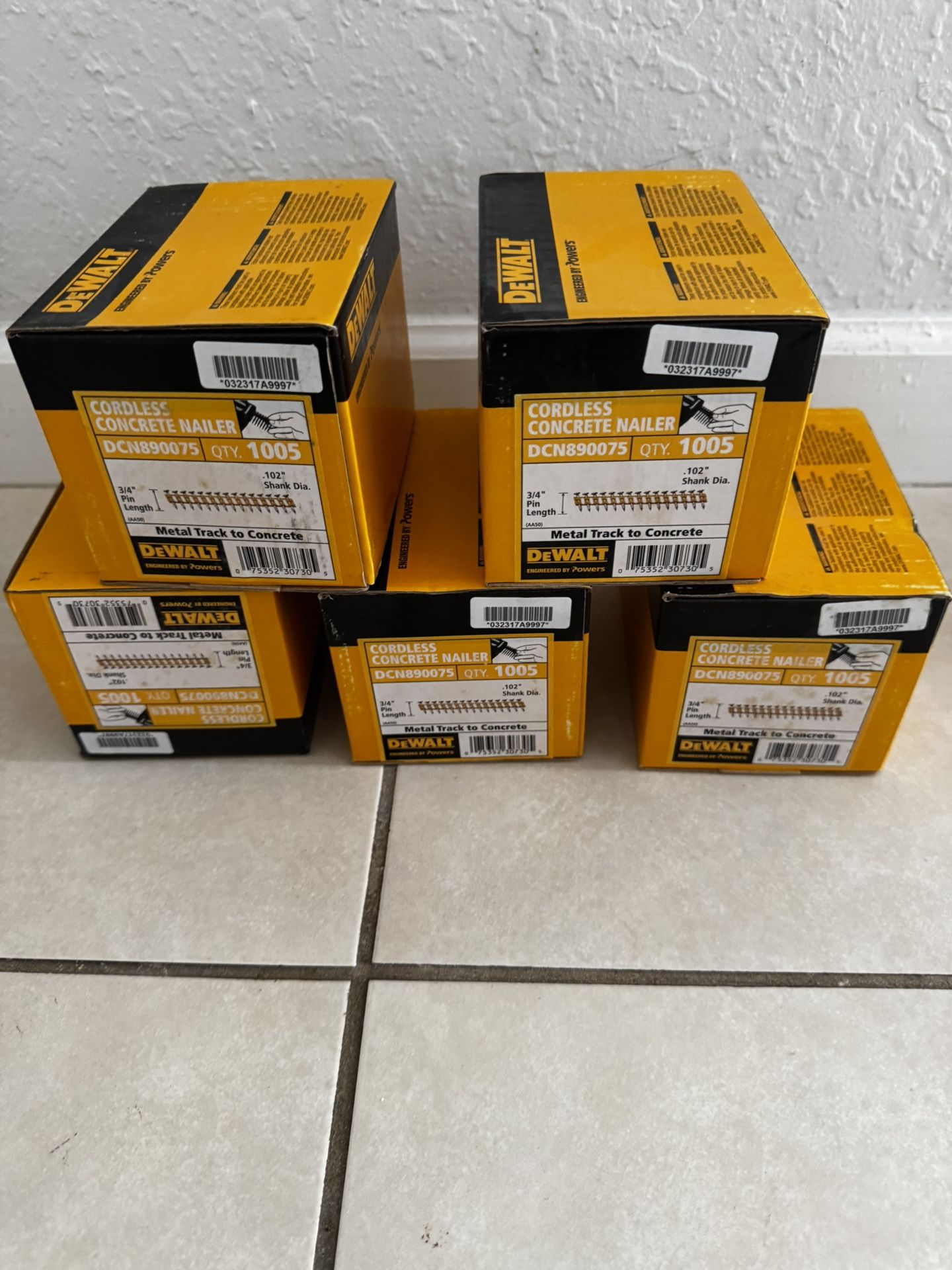 5 box new . CORDLESS CONCRETE NAILER DCN890075 QTY. 1005