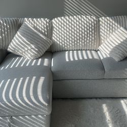 Sectional With Storage And Pull Out 