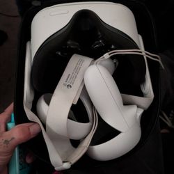 Meta Quest 2 VR Kit 
