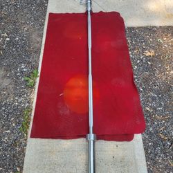 OLYMPIC 6' BAR.  35LBs  USED IN GOOD CONDITION  NO LABELS 
11525 S HALSTED  dunkin donuts/
7111.S WESTERN WALGREENS 
DELIVERY AVAILABLE $
55$.   CASH 