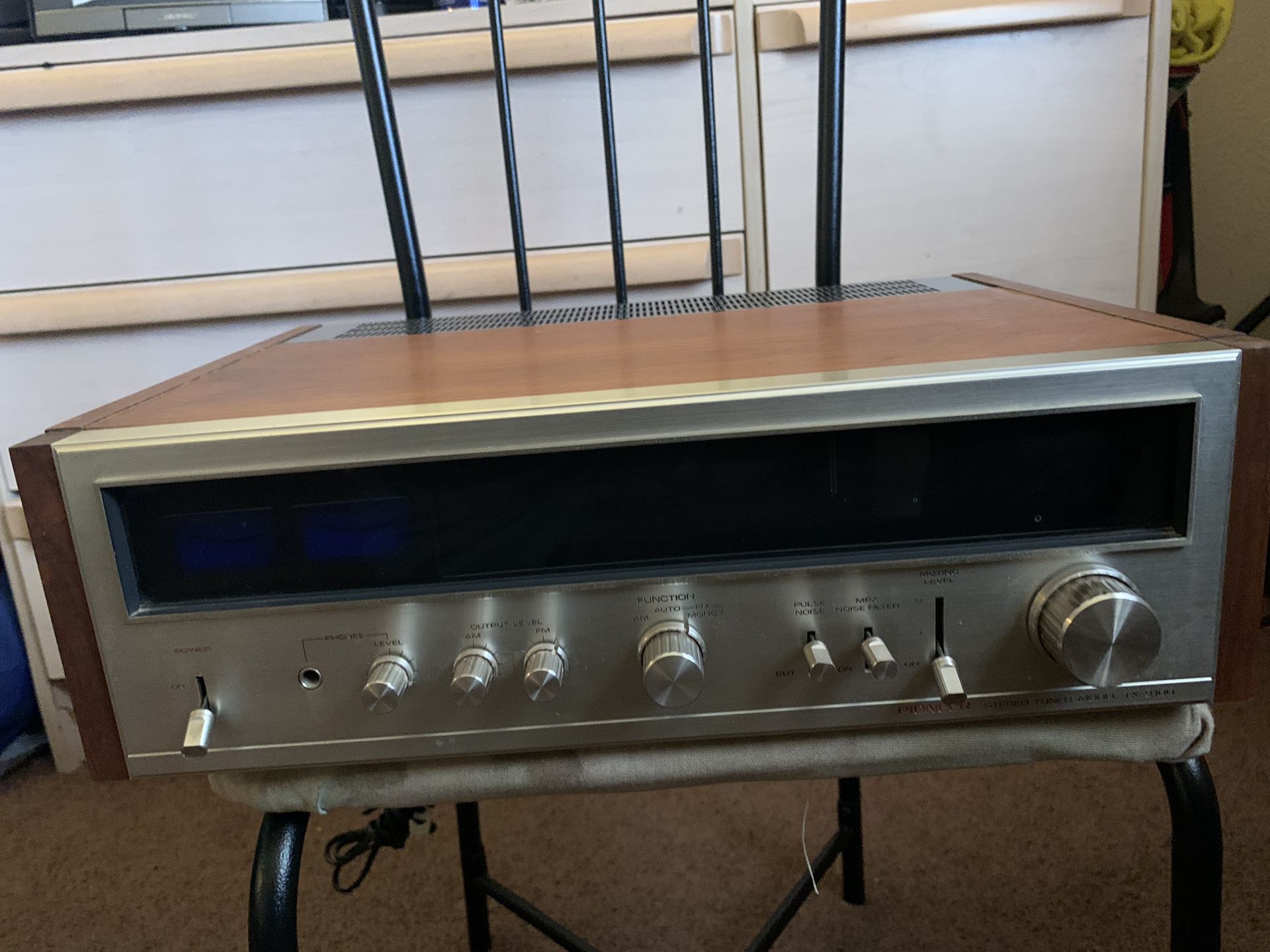 Pioneer Stereo tunee model tx-9100 30watts