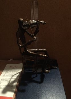 Bronze statue second violinists