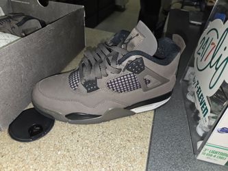 Retro Jordan 4