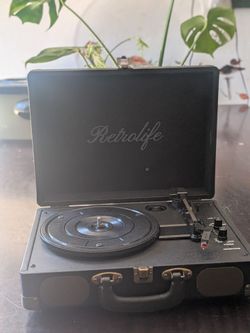 Retro life turntable like new works great built-in speakers