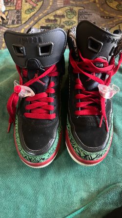 Spike Air Jordan’s (sz5) boys