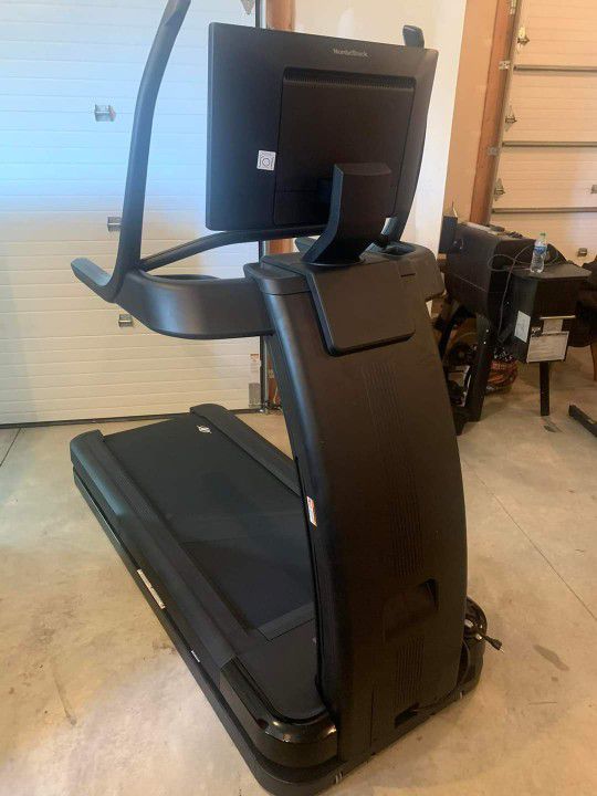 Nordictrack from iFit x22i Commercial Treadmill
