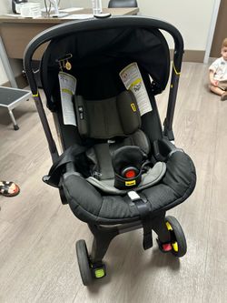 Doona Infant Car Seat Stroller Combo with Base