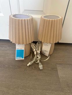 Room Essentials Table Lamps – Set of 2