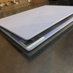 LG Gram Style 14” Ultra-lightweight. Windows 11 Pro