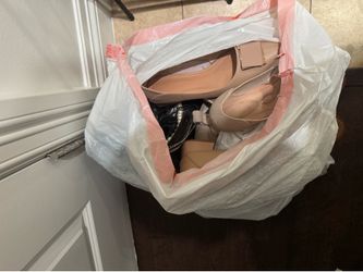 10 pairs of women shoes